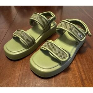 DKNY Men's Green Sport Sandals‎ Size 10 - 3 Hook N Loops On Each- Casual Summer
